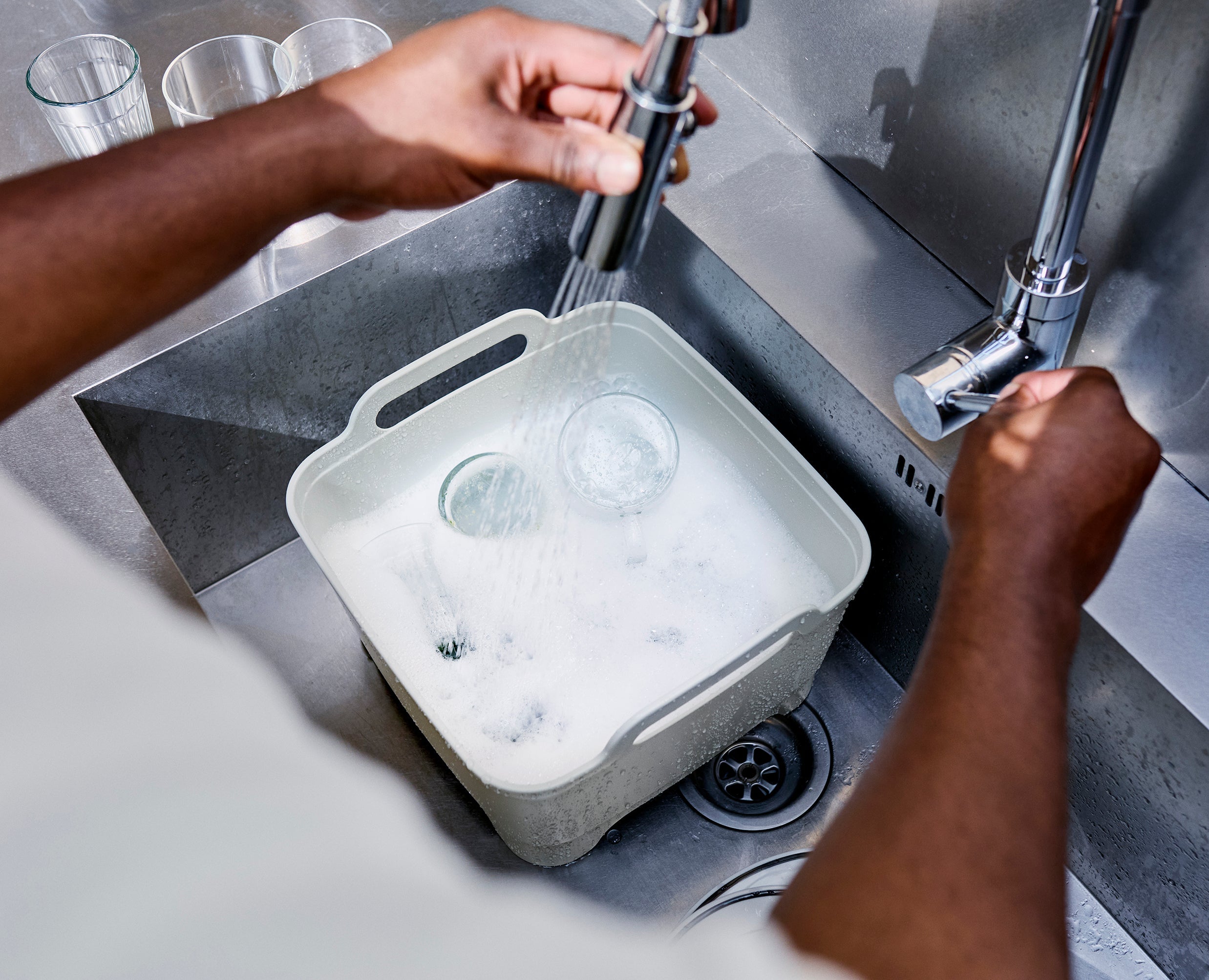 joseph-joseph-wash-drain-stone-green-washing-up-bowl image 6