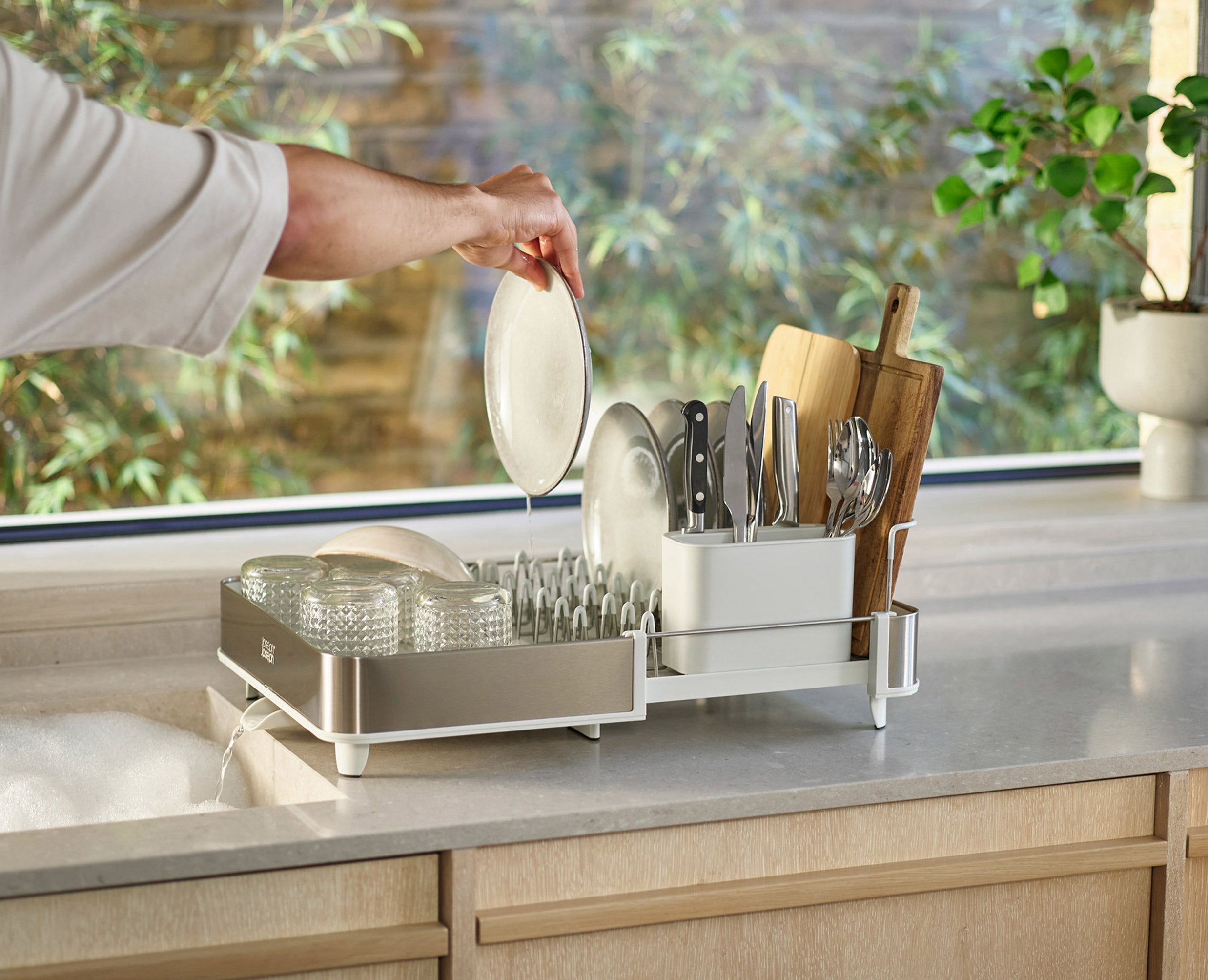 joseph-joseph-2-piece-stone-drainer-sink-organisation-set-expandable-dish-draine image 4