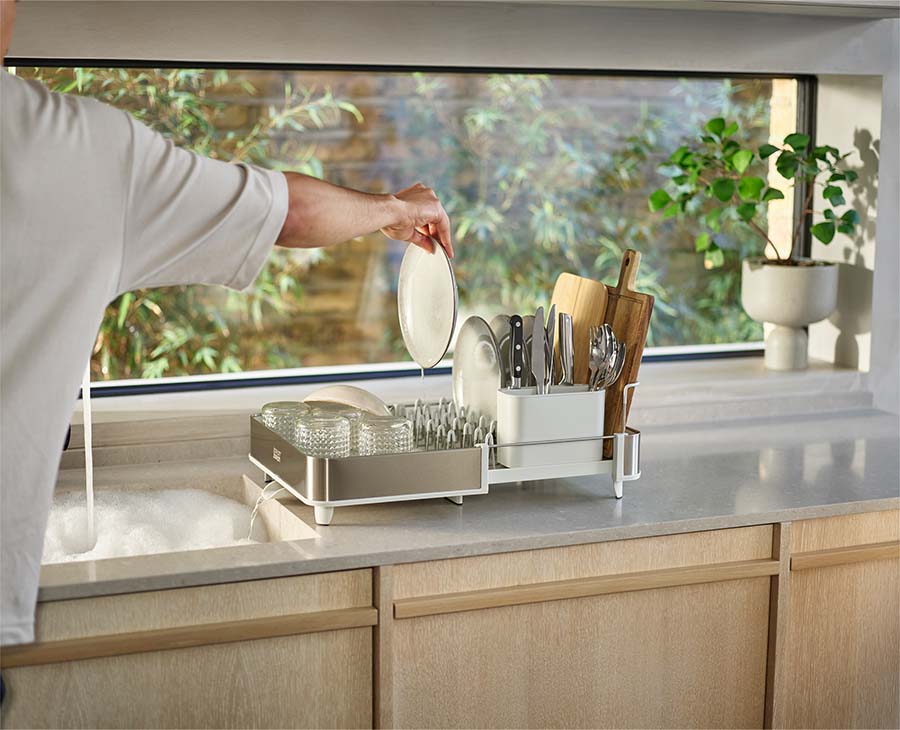joseph-joseph-extend-steel-expandable-stone-dish-drainer image 2