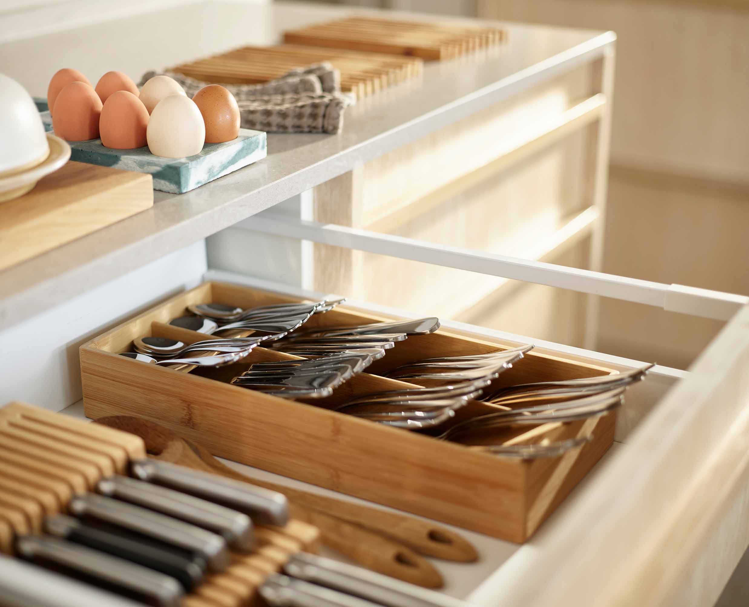 joseph-joseph-drawerstore-bamboo-large-cutlery-organiser-space-saving-tiered-des image 3