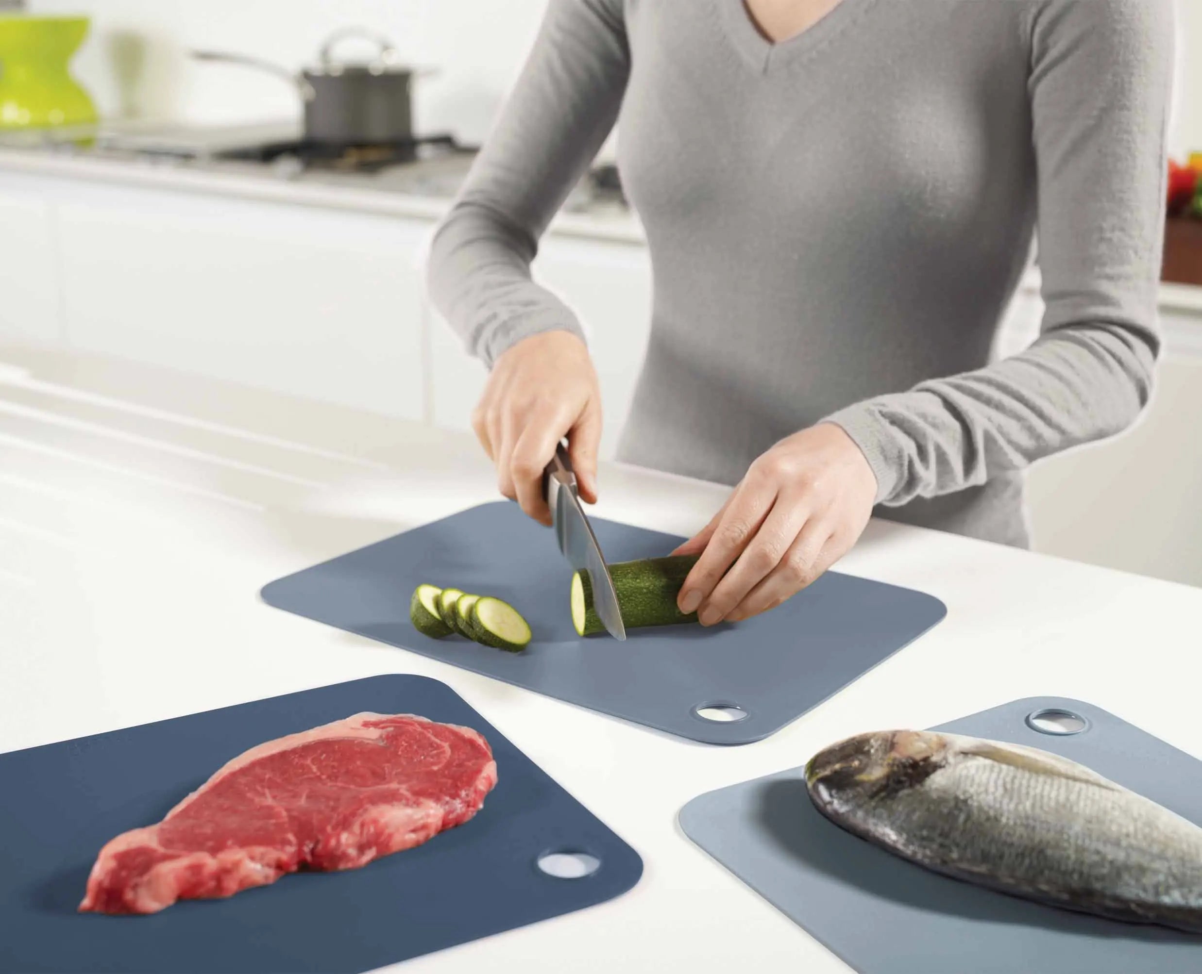 joseph-joseph-pop-3-piece-blue-chopping-mat-set image 3