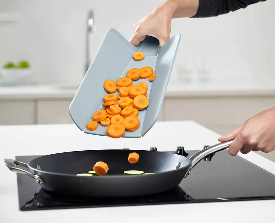 joseph-joseph-chop2pot-plus-2-piece-blue-chopping-board-set-folding-boards-for-s image 2