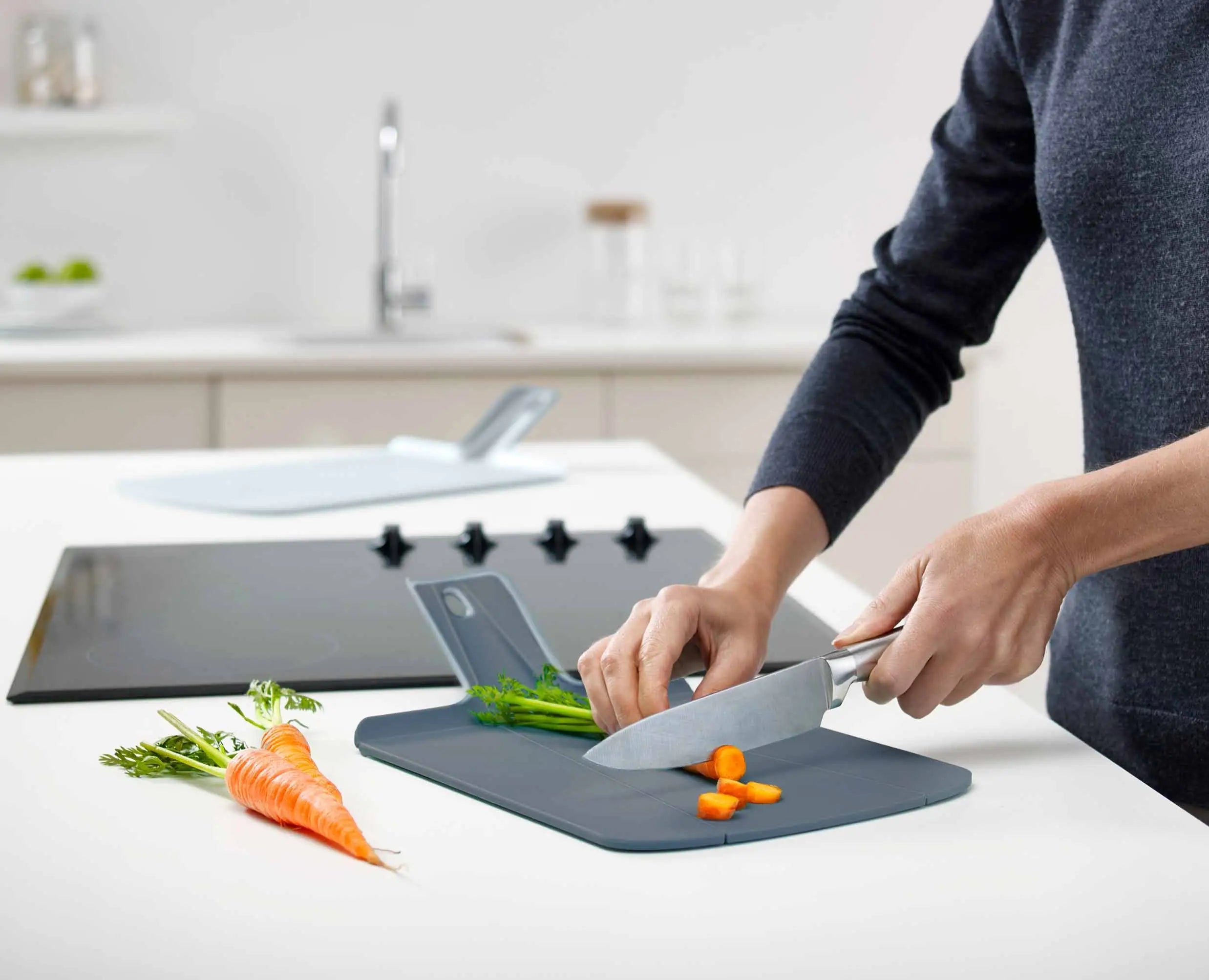 joseph-joseph-chop2pot-plus-2-piece-blue-chopping-board-set-folding-boards-for-s image 3