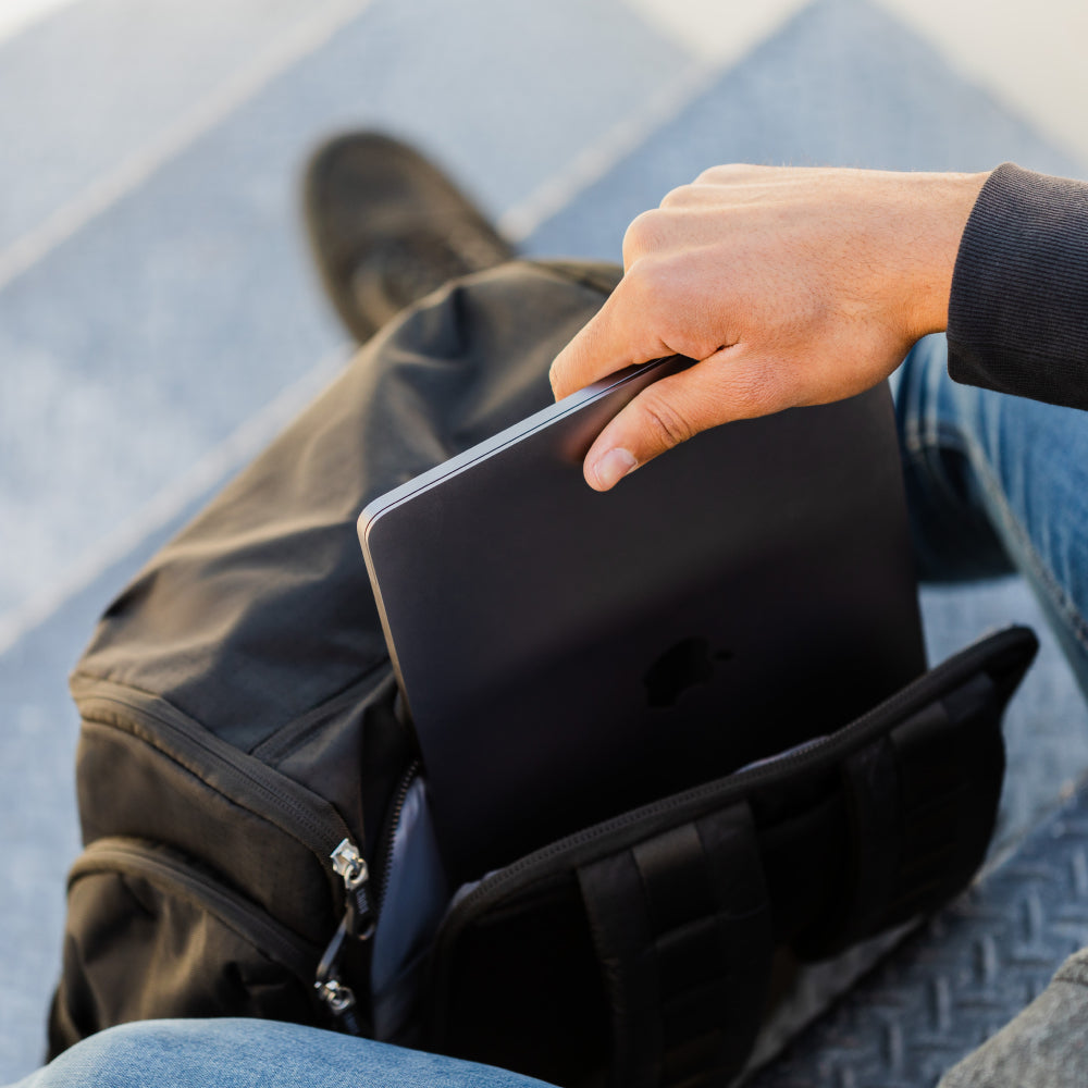 built-all-in-backpack-convertible-laptop-backpack-with-desk-function-22-pockets- image 7