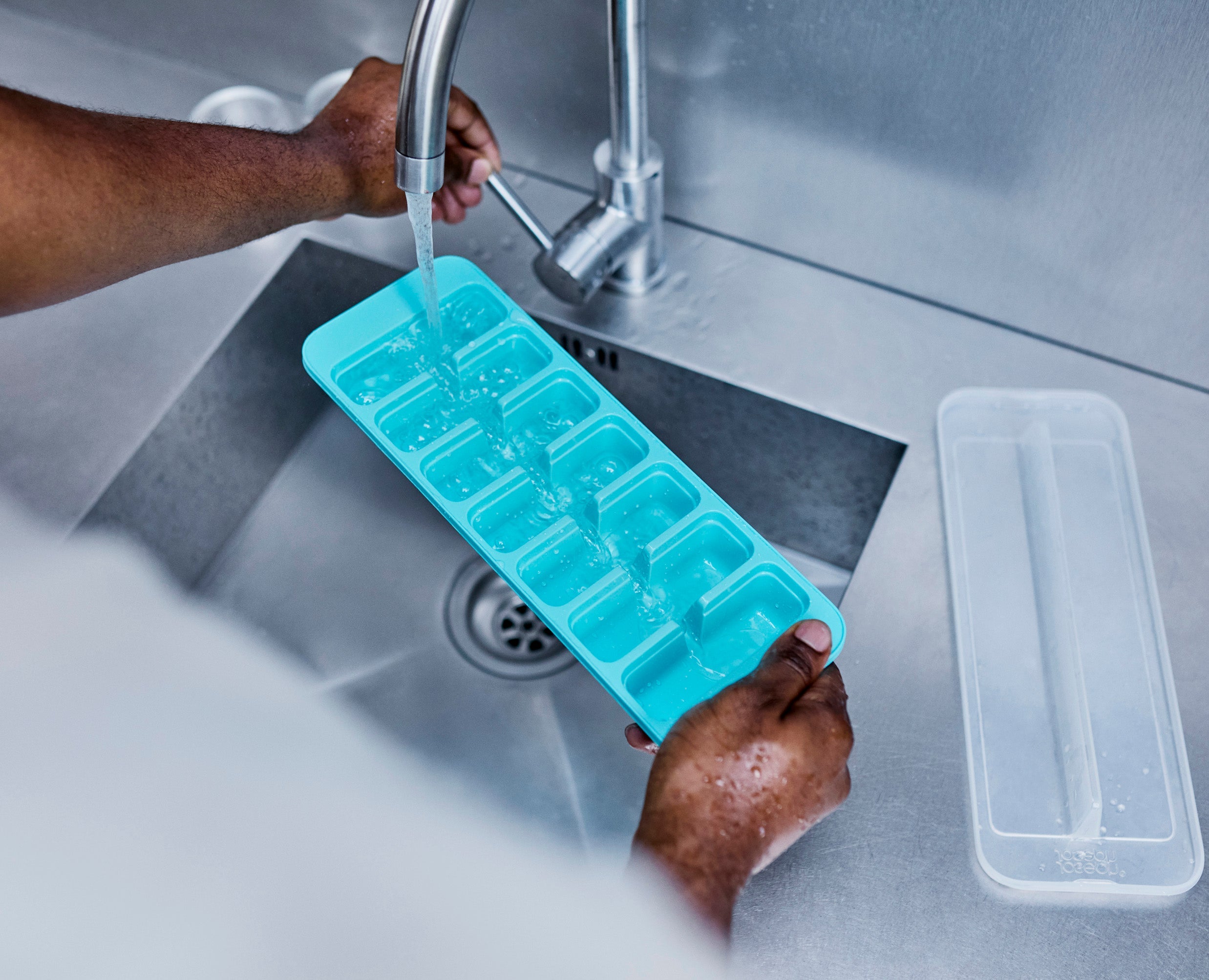 joseph-joseph-flow-easy-fill-blue-ice-cube-tray-2-pack-fast-filling-stackable image 3