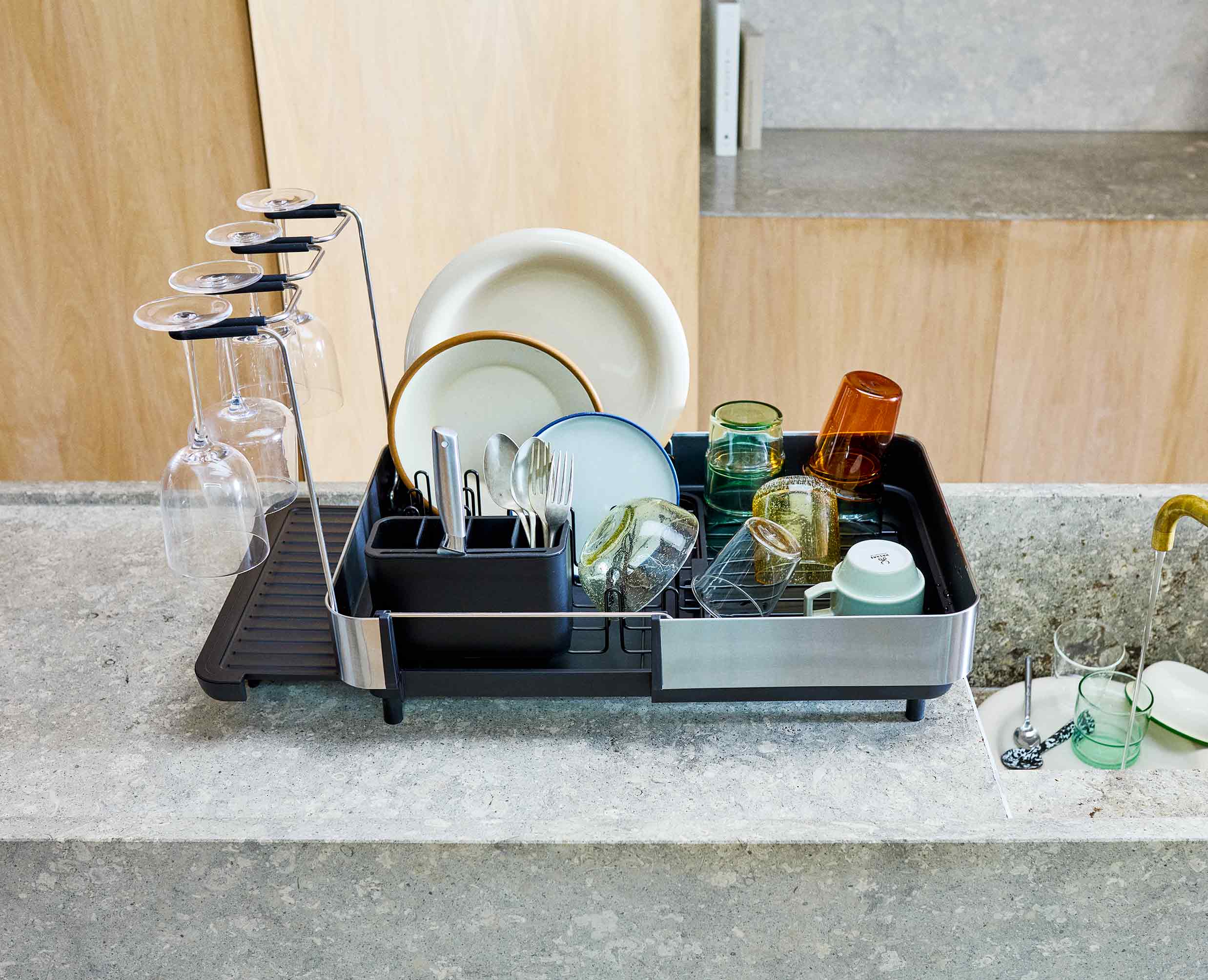 joseph-joseph-extend-steel-plus-expandable-black-dish-drainer-with-wine-glass-ra image 3