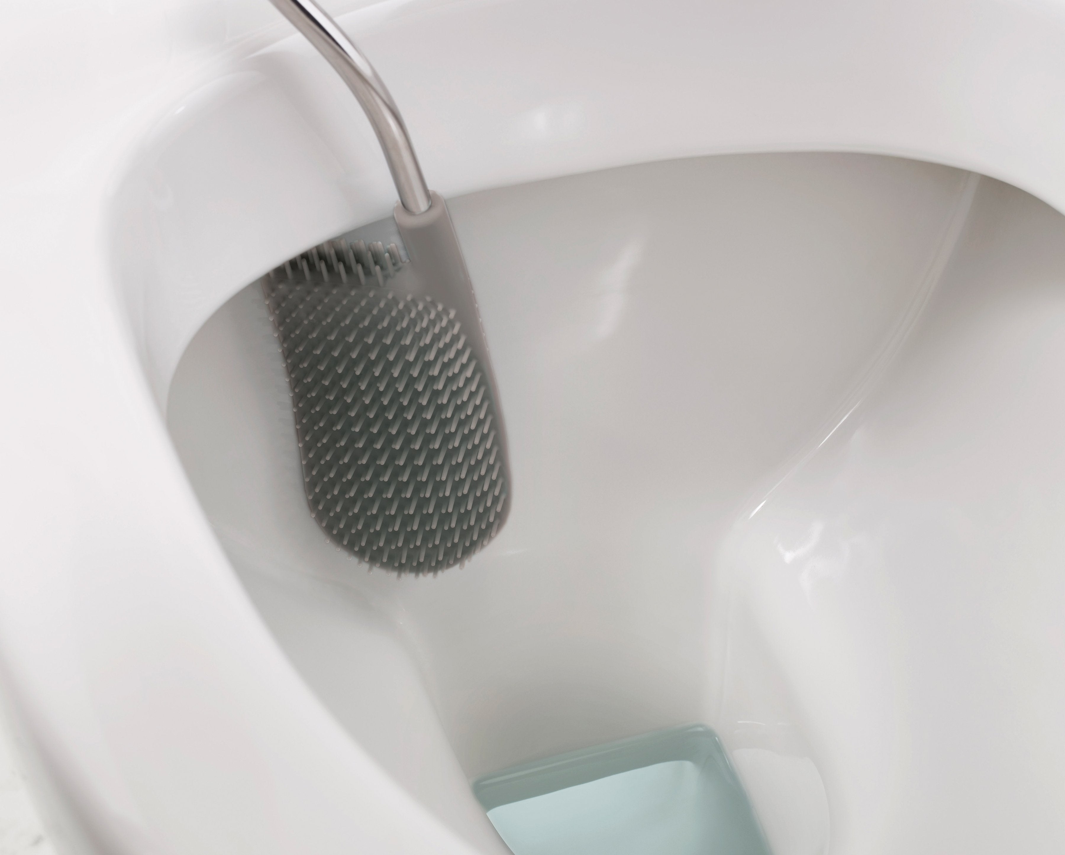 joseph-joseph-flex-lite-pack-of-2-toilet-brushes-with-slimline-holder image 3