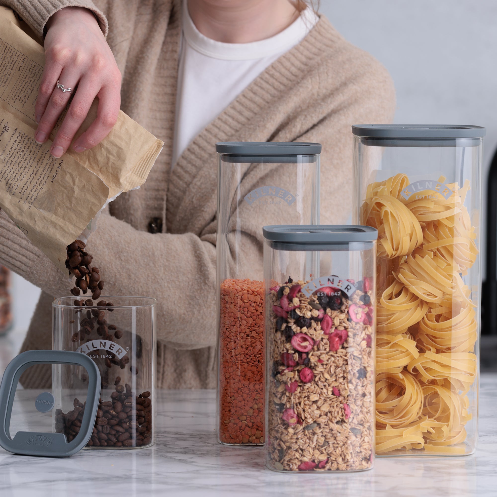 kilner-fresh-storage-jars-set-of-4-33-8oz-50-7oz-67-6oz-118oz-with-silicone-valv image 2