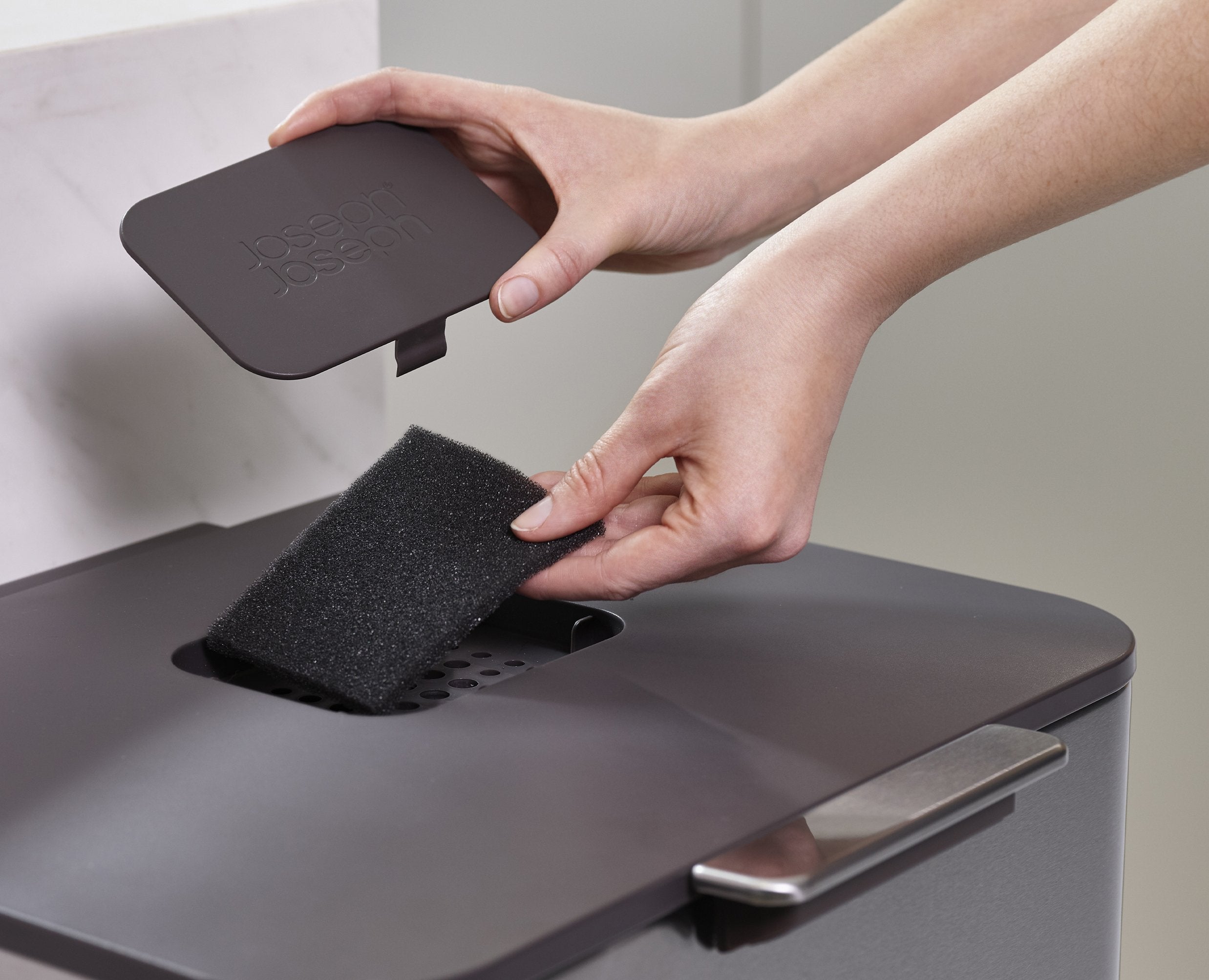 joseph-joseph-totem-replacement-filter-cover-for-totem-max-and-compact-bins image 2