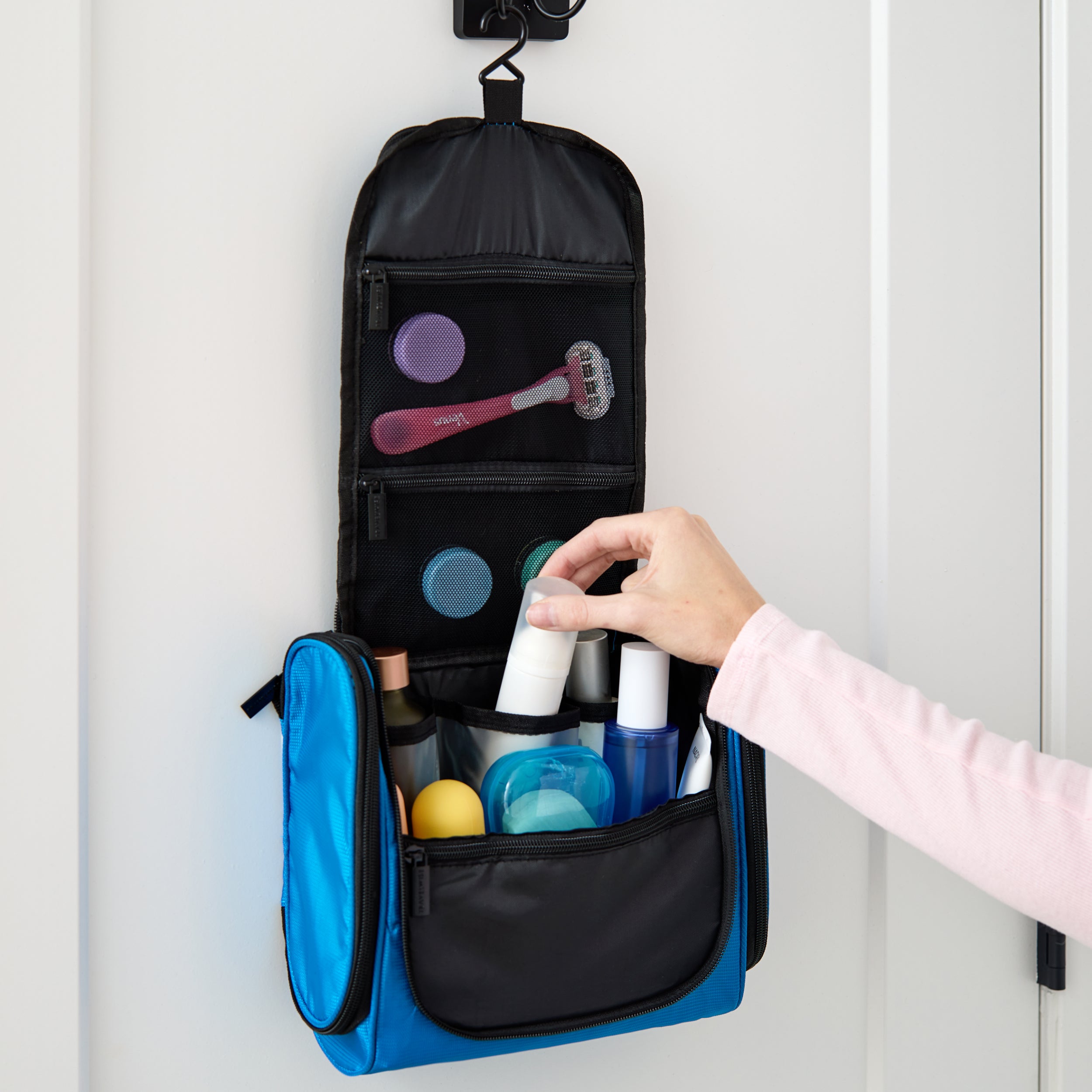 built-travelwise-hanging-toiletry-bag-durable-polyester-large-capacity-water-res image 2