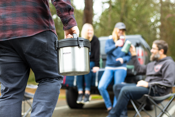 stanley-1913-adventure-stay-hot-camp-crock-3qt image 4